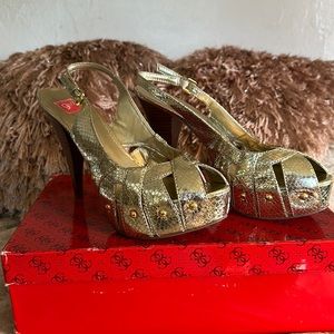 Guess by Marciano Vintage platform heels. Non leather. Model GWMONEY2.